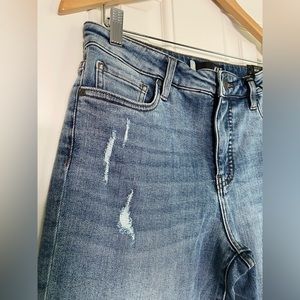 Kut From The Kloth Kelsey Slim Kick Jeans Sz 8 Color: Acclimated NWT